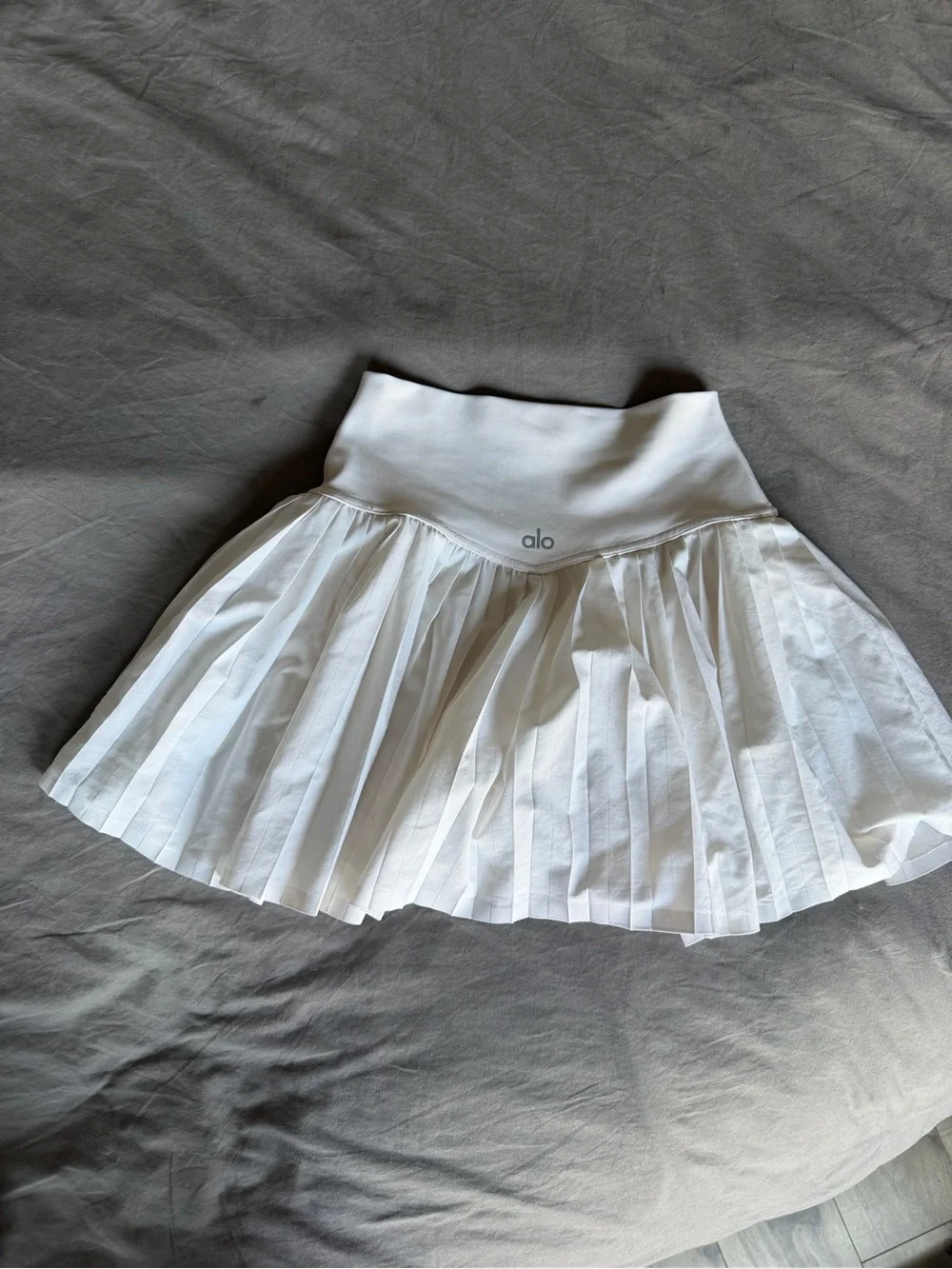 ALO Yoga White Pleated Skirt with built in shorts and pockets